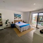 Mediterranean - Private Pool , Garden & Bbq Дом отдыха