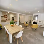 Дом отдыха Mediterranean - Private Pool , Garden & Bbq Кампелло