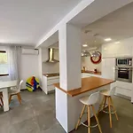 Mediterranean - Private Pool , Garden & Bbq Дом отдыха
