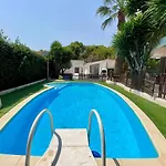 Mediterranean - Private Pool , Garden & Bbq *