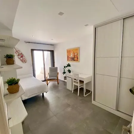 Mediterranean - Private Pool , Garden & Bbq 別荘 エル・カンページョ