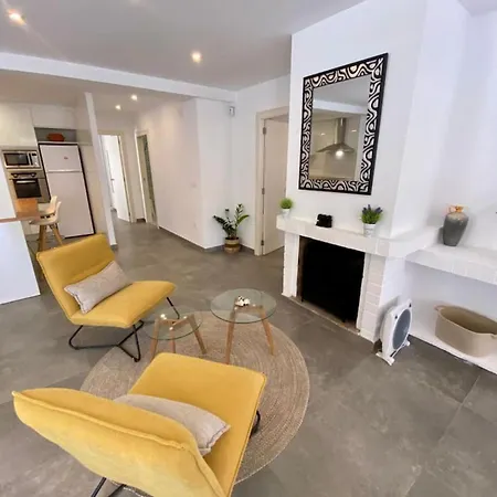 Mediterranean - Private Pool , Garden & Bbq