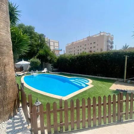 Mediterranean - Private Pool , Garden & Bbq *